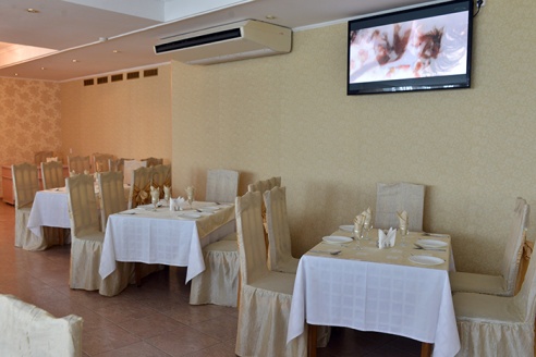 Дешевле нет. В гомельском ресторане можно пообедать за 29900