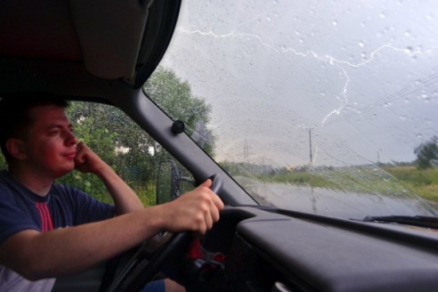 Двое гомельских парней сняли фотосет «Повелители молний»