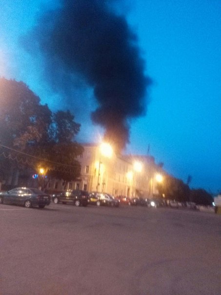 Дымовой столб в центре Гомеля в районе фабрики «8 Марта» образовался из—за возгорания производственного мусора