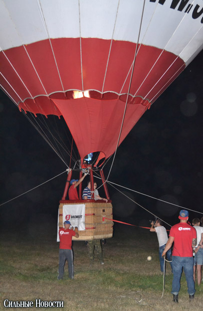 В Гомеле можно полетать на воздушном шаре и получить графский титул (фото) В Гомеле можно полетать на воздушном шаре и получить графский титул (фото)