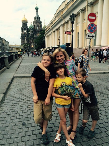 «Продам и отдам деньги в детдома». Гомельчанин с помощью интернета ищет угнанный в Питере Land Cruiser