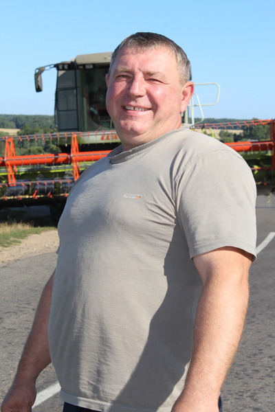 Комбайнеры СФ «Клевцы» перешагнули двухтысячный рубеж Комбайнеры СФ «Клевцы» перешагнули двухтысячный рубеж