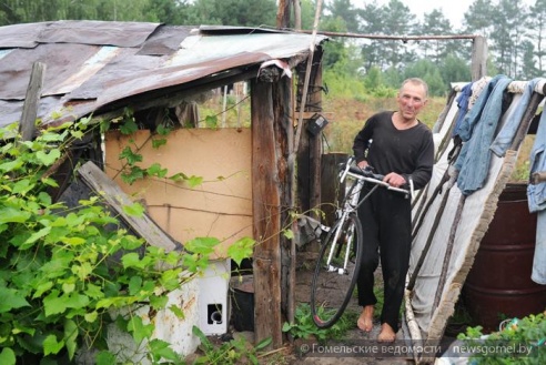 Гомельчанин летом живёт в доме на дереве