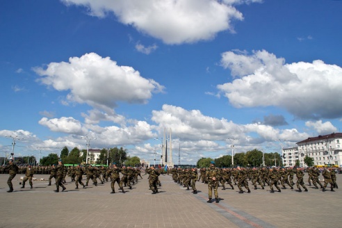 Празднование Дня десантника в Витебске собрало небывалое количество народа