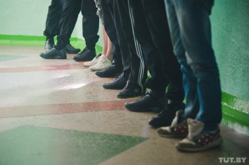 В Гомеле троих распространителей спайсов заключили под стражу на глазах у сверстников