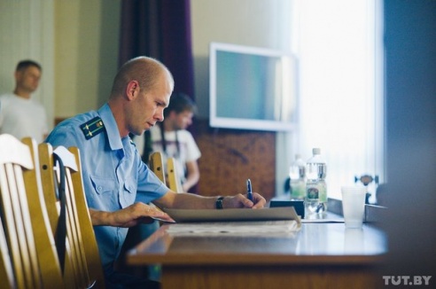 В Гомеле троих распространителей спайсов заключили под стражу на глазах у сверстников