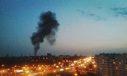 Дымовой столб в центре Гомеля в районе фабрики «8 Марта» образовался из—за возгорания производственного мусора