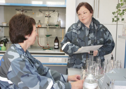 Замечательный подарок к Дню строителя подготовил коллектив ОАО «БЦЗ», где в канун праздника был введен в эксплуатацию участок по упаковке цемента в Биг-беге