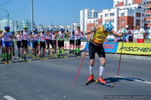 В Гомеле прошли гонки на лыжероллерах среди любителей (фото)