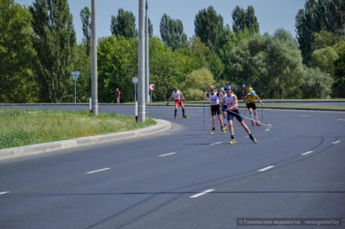 В Гомеле прошли гонки на лыжероллерах среди любителей (фото)