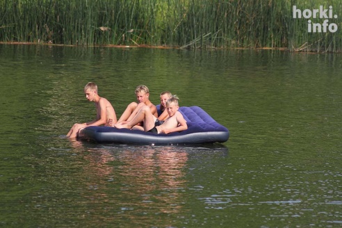 Один знойный день в Горках. 30 фото, от которых станет еще жарче