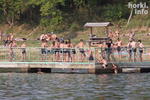 Один знойный день в Горках. 30 фото, от которых станет еще жарче