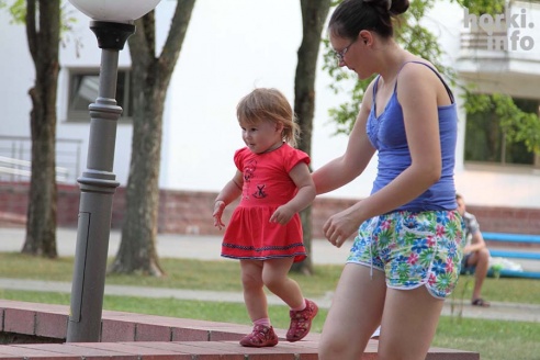 Один знойный день в Горках. 30 фото, от которых станет еще жарче