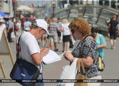 Инициативные группы трех потенциальных кандидатов в президенты преодолели 100-тысячный рубеж