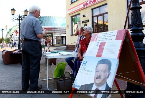 Инициативные группы трех потенциальных кандидатов в президенты преодолели 100-тысячный рубеж