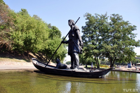 Старый фольварк, дворец с купюры и ржавые суда времен перестройки. Пять причин посетить Гомель