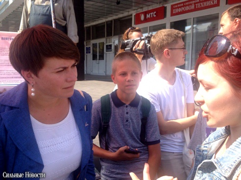 Татьяна Короткевич лично посетила пикеты по сбору подписей в Гомеле