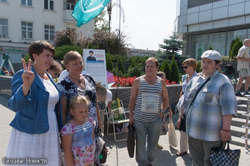 Татьяна Короткевич лично посетила пикеты по сбору подписей в Гомеле