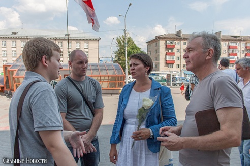 Татьяна Короткевич лично посетила пикеты по сбору подписей в Гомеле