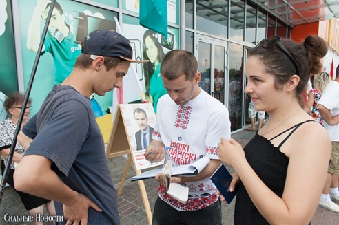 Татьяна Короткевич лично посетила пикеты по сбору подписей в Гомеле