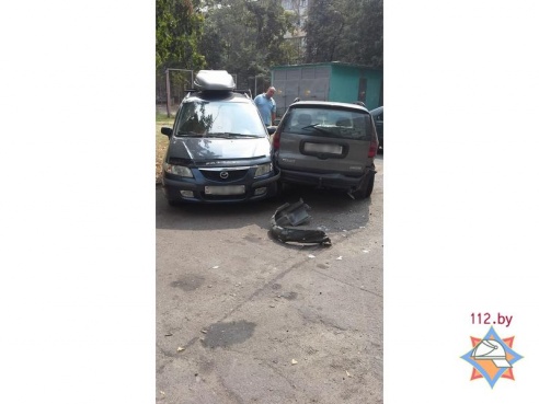 В Гомеле водитель протаранил здание пожарного депо: деблокировали его спасатели