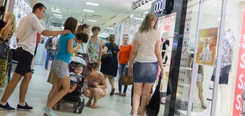 День скидок в торговом центре «Секрет» в Гомеле:  каждый раз посетителей все больше