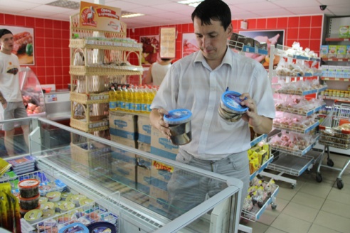 На продуктовом шоппинге в жару надо быть особенно внимательным