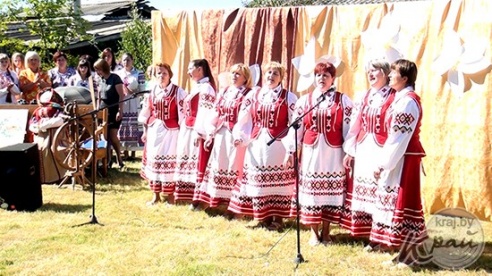 Комедией «Збянтэжаны Саўка» и белорусской полькой деревня Квачи Глубокского района отметила свой праздник (ФОТО, ВИДЕО)