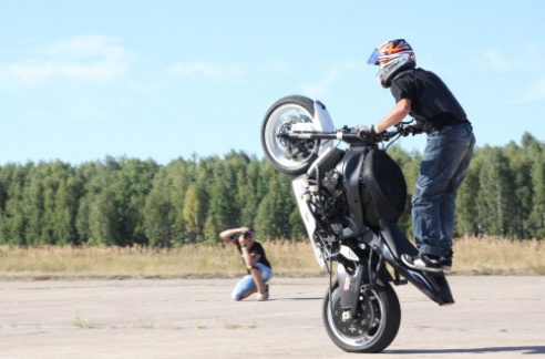 15 августа 2015 г. в Климовичском районе в третий раз состоялись соревнования по драг-рейсингу (+ фото)