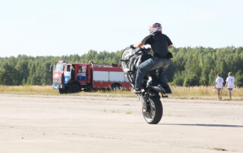15 августа 2015 г. в Климовичском районе в третий раз состоялись соревнования по драг-рейсингу (+ фото)