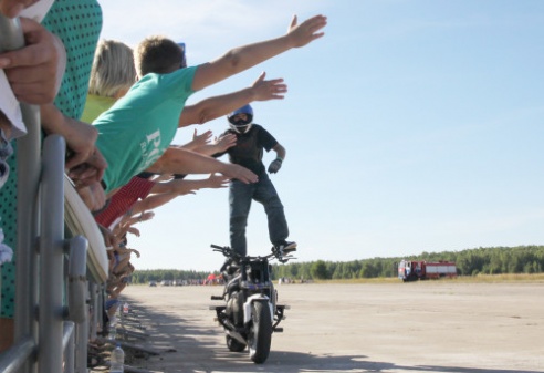 15 августа 2015 г. в Климовичском районе в третий раз состоялись соревнования по драг-рейсингу (+ фото)