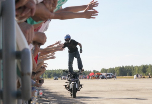 15 августа 2015 г. в Климовичском районе в третий раз состоялись соревнования по драг-рейсингу (+ фото)