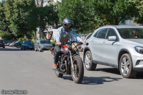 Гомельчанин собрал единственный в городе мотоцикл кафе-рейсер (фото)