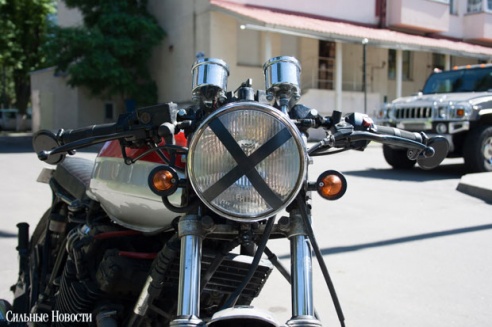 Гомельчанин собрал единственный в городе мотоцикл кафе-рейсер (фото)