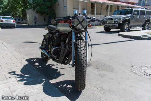 Гомельчанин собрал единственный в городе мотоцикл кафе-рейсер (фото)