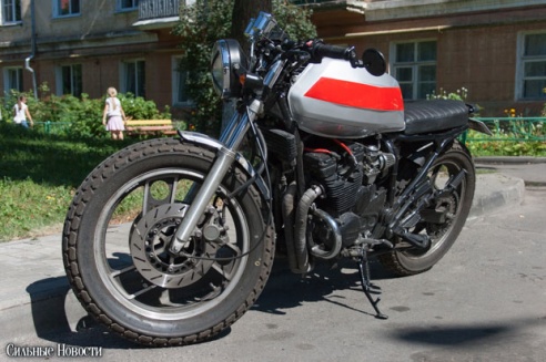 Гомельчанин собрал единственный в городе мотоцикл кафе-рейсер (фото)