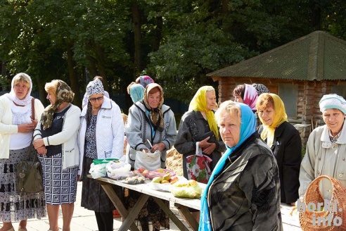 Яблоки можно есть – православные в Горках отпраздновали Спас. Фоторепортаж