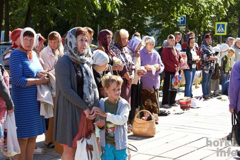 Яблоки можно есть – православные в Горках отпраздновали Спас. Фоторепортаж