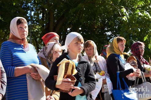 Яблоки можно есть – православные в Горках отпраздновали Спас. Фоторепортаж
