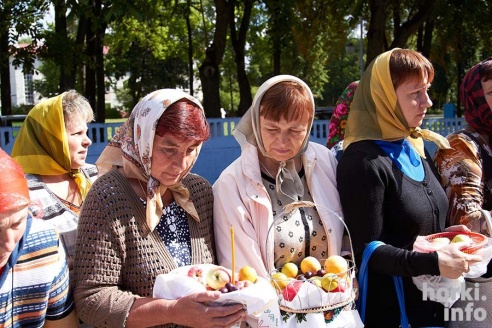 Яблоки можно есть – православные в Горках отпраздновали Спас. Фоторепортаж