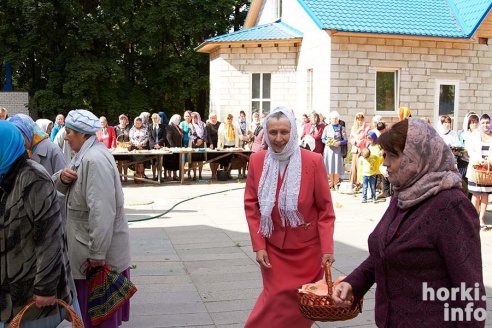 Яблоки можно есть – православные в Горках отпраздновали Спас. Фоторепортаж
