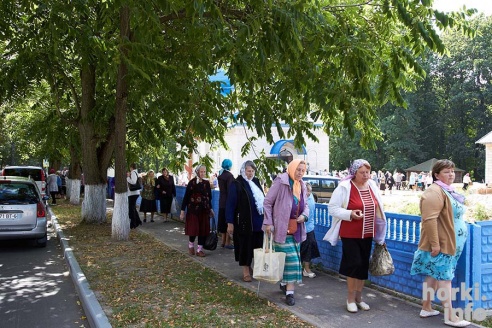 Яблоки можно есть – православные в Горках отпраздновали Спас. Фоторепортаж