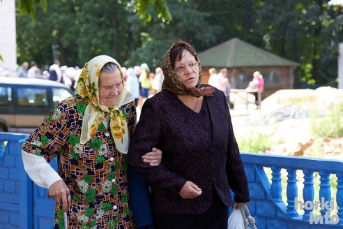 Яблоки можно есть – православные в Горках отпраздновали Спас. Фоторепортаж