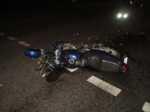 В Гомеле водитель Mercedes при выезде на главную не пропустил мотоциклиста: парень погиб