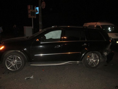 В Гомеле водитель Mercedes при выезде на главную не пропустил мотоциклиста: парень погиб