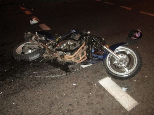 В Гомеле водитель Mercedes при выезде на главную не пропустил мотоциклиста: парень погиб