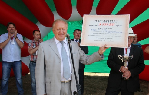 На Августовском канале прошел чемпионат по плаванию на чем попало