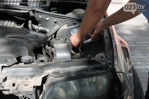 Берегись автомобиля: как гомельские эксперты выявляют транспорт с «криминальной биографией»