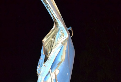 Фотофакт: в Светлогорском районе грузовой автомобиль врезался в столб, судьба водителя не известна