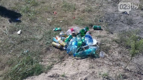 Массовая драка, пьяные гонки в чистом поле и незаконная продажа алкоголя во время open-air в Гомеле. Милицию вызвали, но никто не приехал